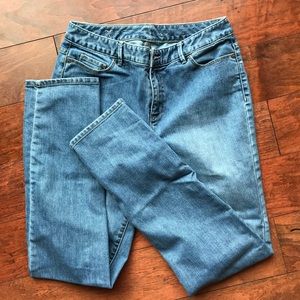 Slim Leg “Mom” Jeans 👖